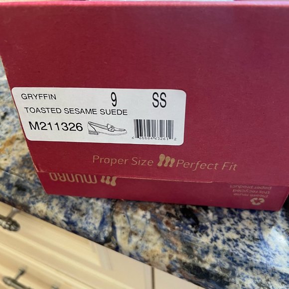 Munro - Gryffin Loafer - Picture 4 of 4